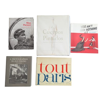Lot 88 - ART - A SELECTION OF LARGE PHOTOGRAPHY BOOKS TO INCLUDE HEDDA MORRISON, MAX PENSON ETC