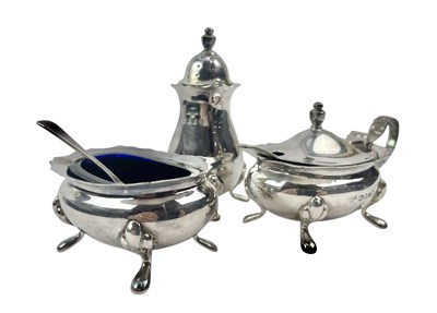Lot 48 - CASED ELIZABETH II HALLMARKED SILVER 3 PC CRUET SET