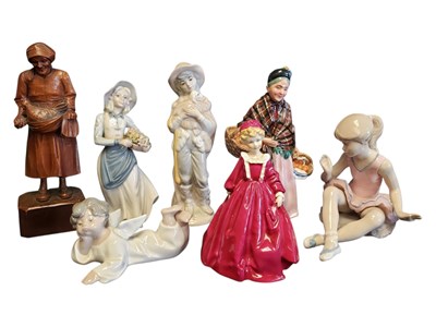 Lot 97 - COLLECTION OF LATE 20TH CENTURY PORCELAIN FIGURES & HAND CARVED WOODEN FIGURE