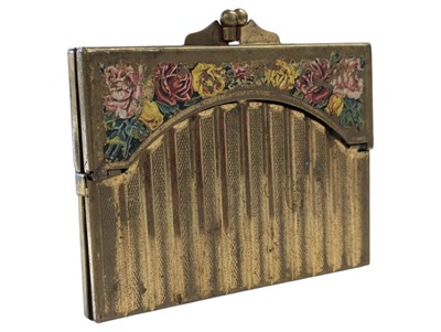 Lot 336 - GWENDA, BRITISH - EARLY 20TH CENTURY 1940S GILT METAL CIGARETTE HOLDER
