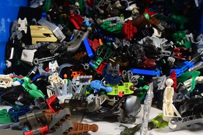Lot 509 - LEGO - COLLECTION OF ASSORTED LEGO BIONICLE PIECES
