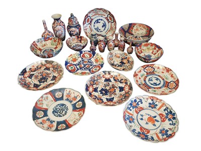 Lot 121 - COLLECTION 19TH CENTURY & LATE JAPANESE IMARI