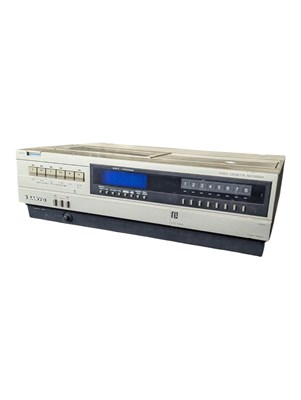 Lot 13 - 1980S SANYO BETACORD VTC 5000 VCR PLAYER