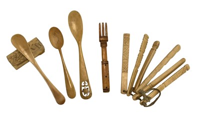 Lot 135 - COLLECTION OF 19TH CENTURY NAPOLEONIC PRISONER OF WAR BONE CUTLERY & TEETHERS