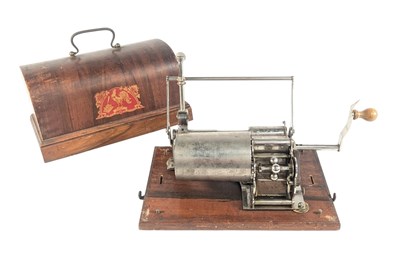 Lot 16 - EARLY 20TH CENTURY PATHE PHONOGRAPH
