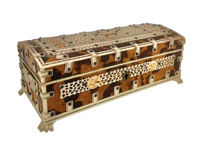 Lot 125 - ANGLO INDIAN LATE 19TH CENTURY C. 1890 TORTOISE SHELL & BONE VIZAGAPATAM BOX