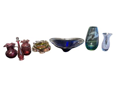 Lot 128 - COLLECTION OF MID CENTURY GLASS VASES & BOWLS