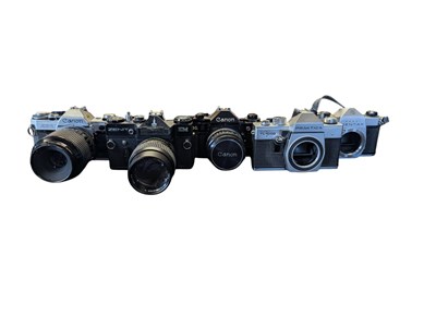 Lot 370 - COLLECTION OF VINTAGE 35MM SLR CAMERAS