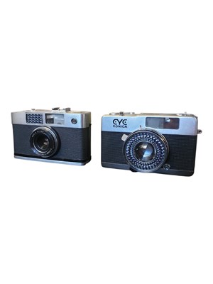 Lot 371 - RICOH / KONICA, JAPAN - TWO VINTAGE HALF FRAME 35MM CAMERAS