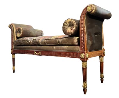 Lot 643 - FRENCH LOUIS XVI STYLE PAINTED & PARCEL GILT WINDOW SEAT