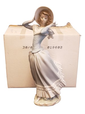 Lot 162 - LLADRO - LATE 20TH CENTURY PORCELAIN SPRING BREEZE FIGURE