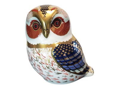 Lot 166 - ROYAL CROWN DERBY - 2002 TAWNY OWL BONE CHINA PAPERWEIGHT FIGURE