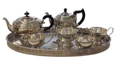 Lot 439 - VINERS OF SHEFFIELD - 20TH CENTURY SILVER PLATED TEA SERVICE / SET