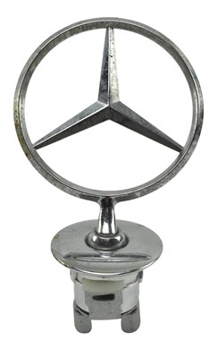 Lot 119 - MERCEDES - CONTEMPORARY PIVOTAL CAR MASCOT