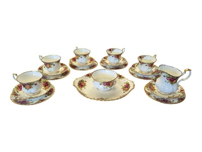 Lot 229 - ROYAL ALBERT - VINTAGE OLD COUNTRY ROSES TEA SERVICE