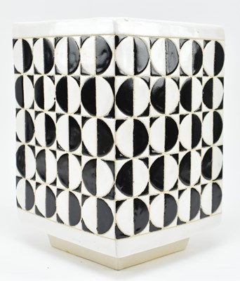 Lot 564 - RETRO MID CENTURY CERAMIC PLANT POT / VASE
