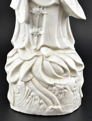 Lot 59 - QING DEHUA BLANC DE CHINE GUANYIN 清 德化白瓷观音立像