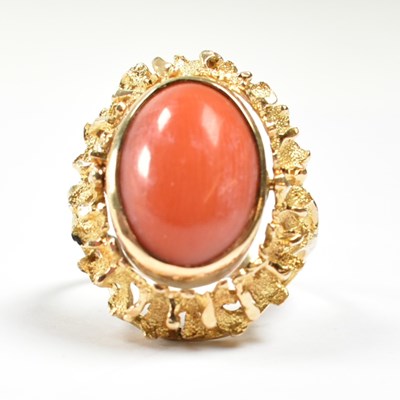 Lot 372 - 1970S GOLD CORAL & AMAZONITE HALO FLIP RING
