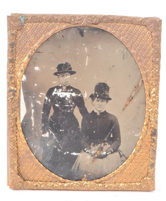 Lot 289 - VICTORIAN MOURNING BROOCH AND PICTURE FRAME WITH VICTORIAN PHOTOGRAPHS