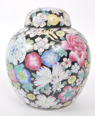 Lot 77 - EARLY 20TH CENTURY CHINESE GINGER JAR