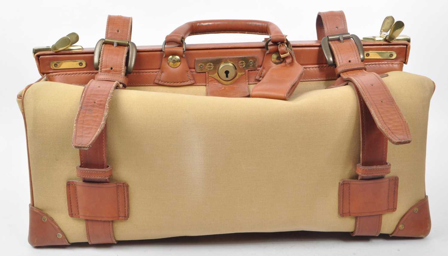 Lot 332 - SWAINE ADENEY BRIGG - VINTAGE GLADSTONE BAG