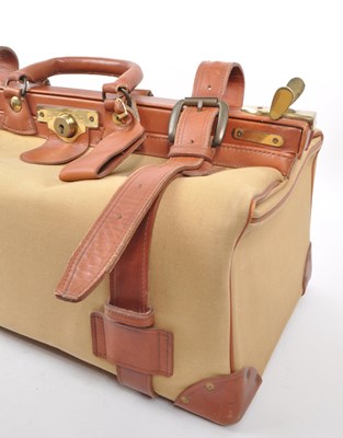 Lot 332 - SWAINE ADENEY BRIGG - VINTAGE GLADSTONE BAG