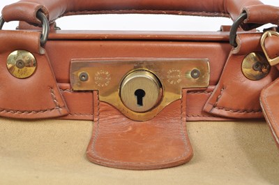 Lot 332 - SWAINE ADENEY BRIGG - VINTAGE GLADSTONE BAG