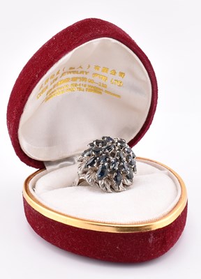 Lot 381 - 18CT WHITE GOLD & SAPPHIRE CLUSTER RING