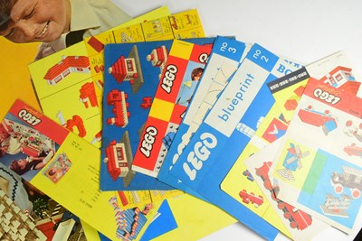 Lot 410 - LEGO - VINTAGE LEGO SYSTEM TOWN SET
