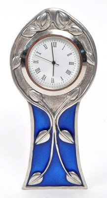 Lot 373 - A E WILLIAMS - EARLY 20TH CENTURY ARTS AND CRAFTS TABLE CLOCK