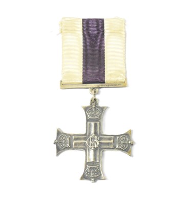 Lot 26 - WWI MILITARY CROSS MEDAL - WITH RIBBON