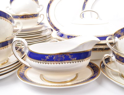 Lot 189 - ROYAL GRAFTON - VICEROY - LATE 20TH CENTURY DINNER SERVICE PIECES