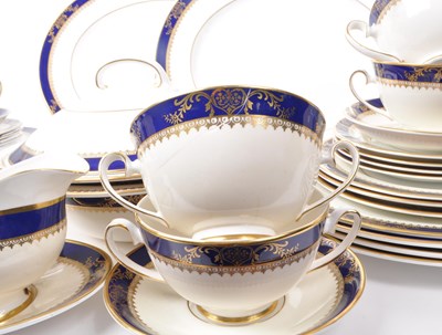 Lot 189 - ROYAL GRAFTON - VICEROY - LATE 20TH CENTURY DINNER SERVICE PIECES