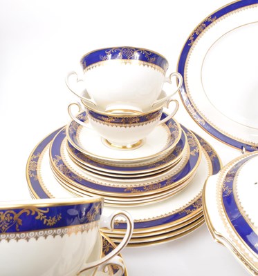 Lot 189 - ROYAL GRAFTON - VICEROY - LATE 20TH CENTURY DINNER SERVICE PIECES