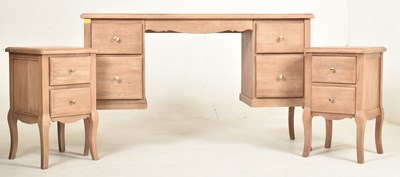 Lot 409 - CONTEMPORARY HIGH END DESIGN MANGO WOOD BEDROOM SUITE