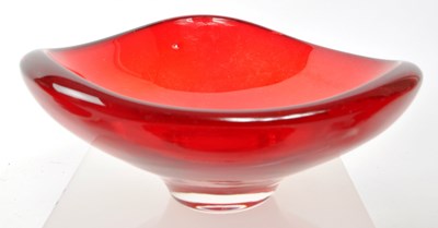 Lot 197 - FOUR VINTAGE MID-CENTURY WHITEFRIARS RED GLASS PIECES