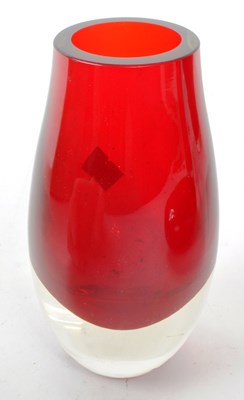 Lot 197 - FOUR VINTAGE MID-CENTURY WHITEFRIARS RED GLASS PIECES