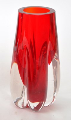 Lot 197 - FOUR VINTAGE MID-CENTURY WHITEFRIARS RED GLASS PIECES
