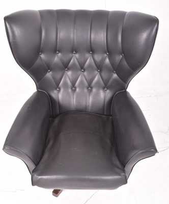 Lot 46 - G-PLAN BLOFELD - MODEL 6250 - MID CENTURY LEATHER SWIVEL ARMCHAIR