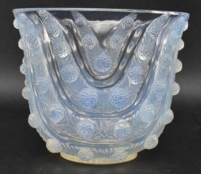 Lot 36 - RENE LALIQUE - VICHY VASE - 1920S OPALESCENT VASE CENTREPIECE